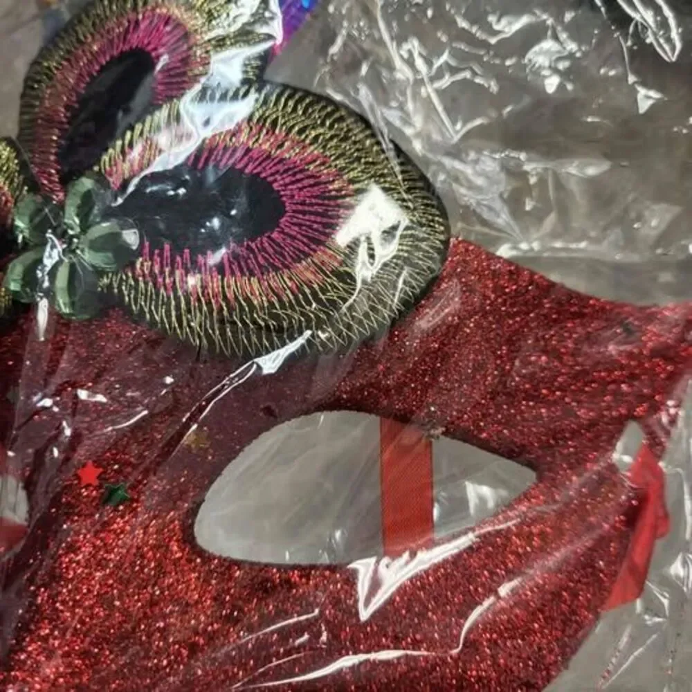 Red Glitter Mardi Gras Mask *new never worn*